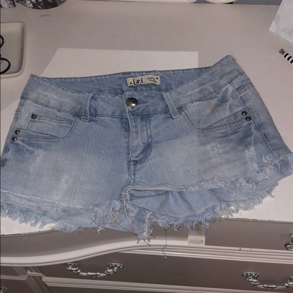 L.E.I short shorts!!!